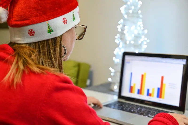 woman checking her ppc campaign on computer posted by Coheseo